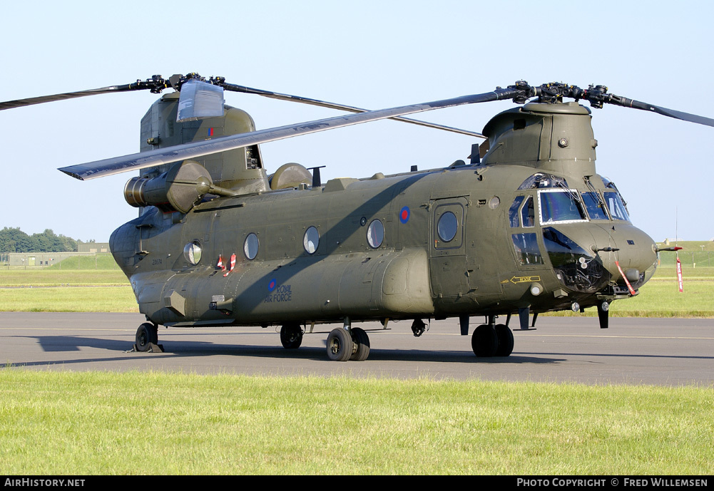 Aircraft Photo of ZA674 | Boeing Chinook HC2 (352) | UK - Air Force | AirHistory.net #163432