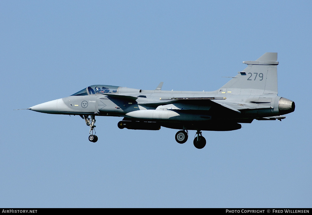 Aircraft Photo of 39279 | Saab JAS 39C Gripen | Sweden - Air Force | AirHistory.net #163437