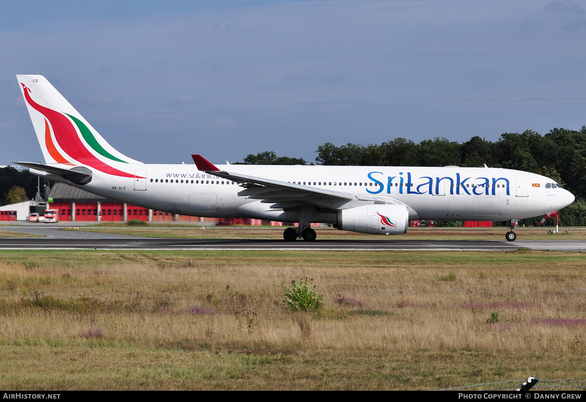 Aircraft Photo of 4R-ALD | Airbus A330-243 | SriLankan Airlines | AirHistory.net #163806