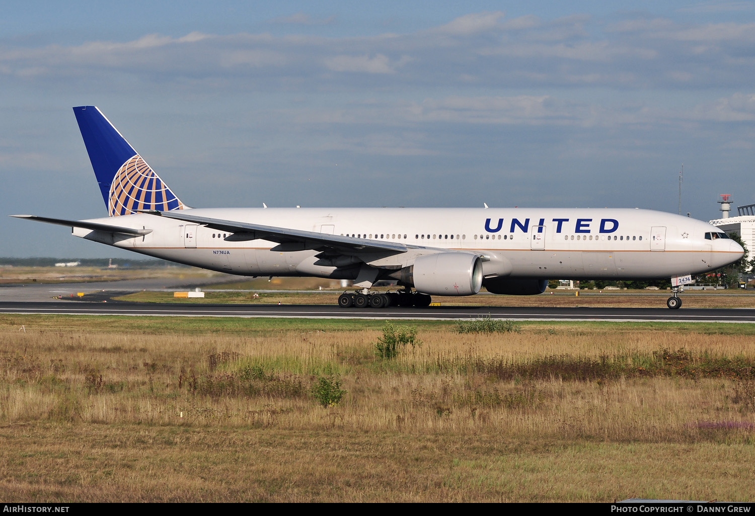 Aircraft Photo of N774UA | Boeing 777-222 | United Airlines | AirHistory.net #163814