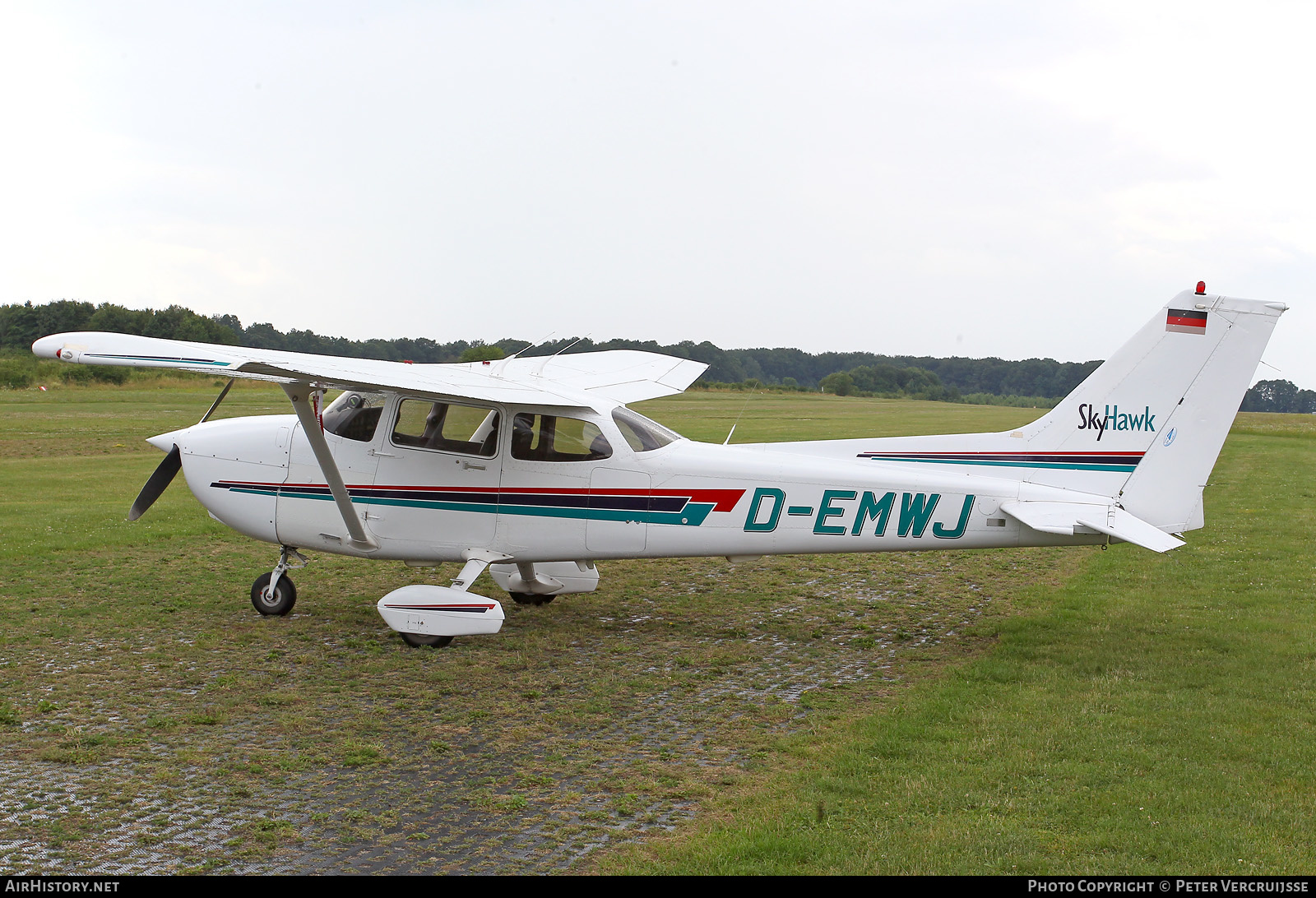 Aircraft Photo of D-EMWJ | Cessna 172R Skyhawk | AirHistory.net #164123