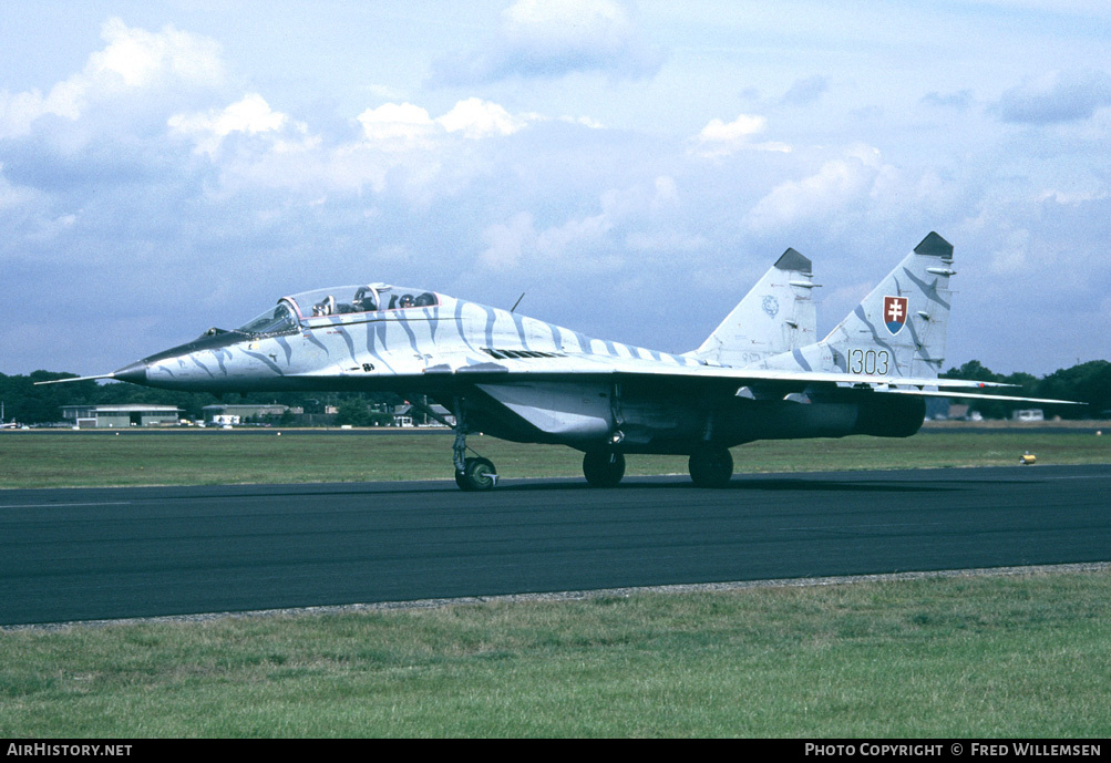 Aircraft Photo of 1303 | Mikoyan-Gurevich MiG-29UB (9-51) | Slovakia - Air Force | AirHistory.net #164163