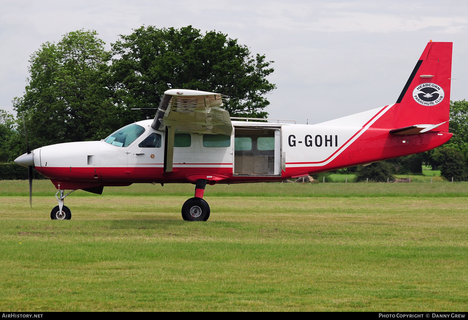 Aircraft Photo of G-GOHI | Cessna 208 Caravan I | Headcorn Parachute Club | AirHistory.net #164259