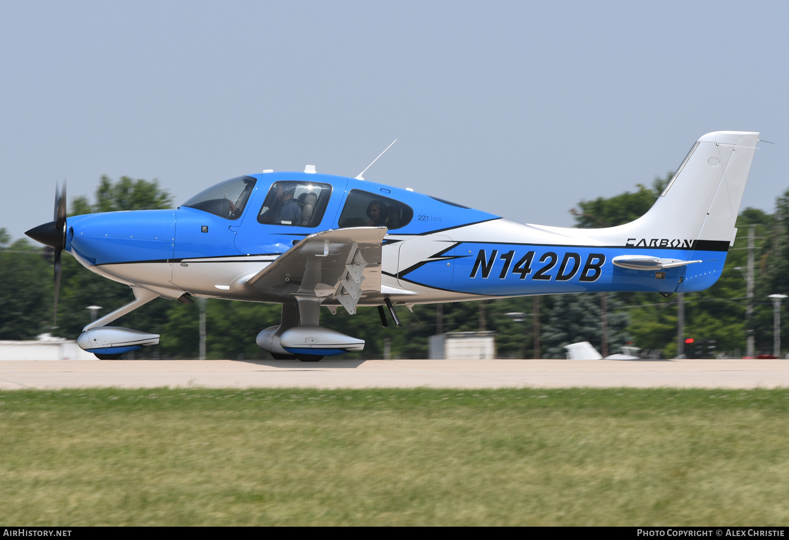 Aircraft Photo of N142DB | Cirrus SR-22T G6-GTS Carbon | AirHistory.net #164761