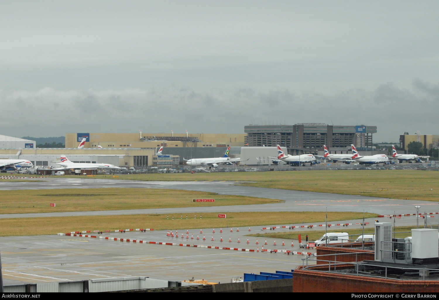 Airport photo of London - Heathrow (EGLL / LHR) in England, United Kingdom | AirHistory.net #164791