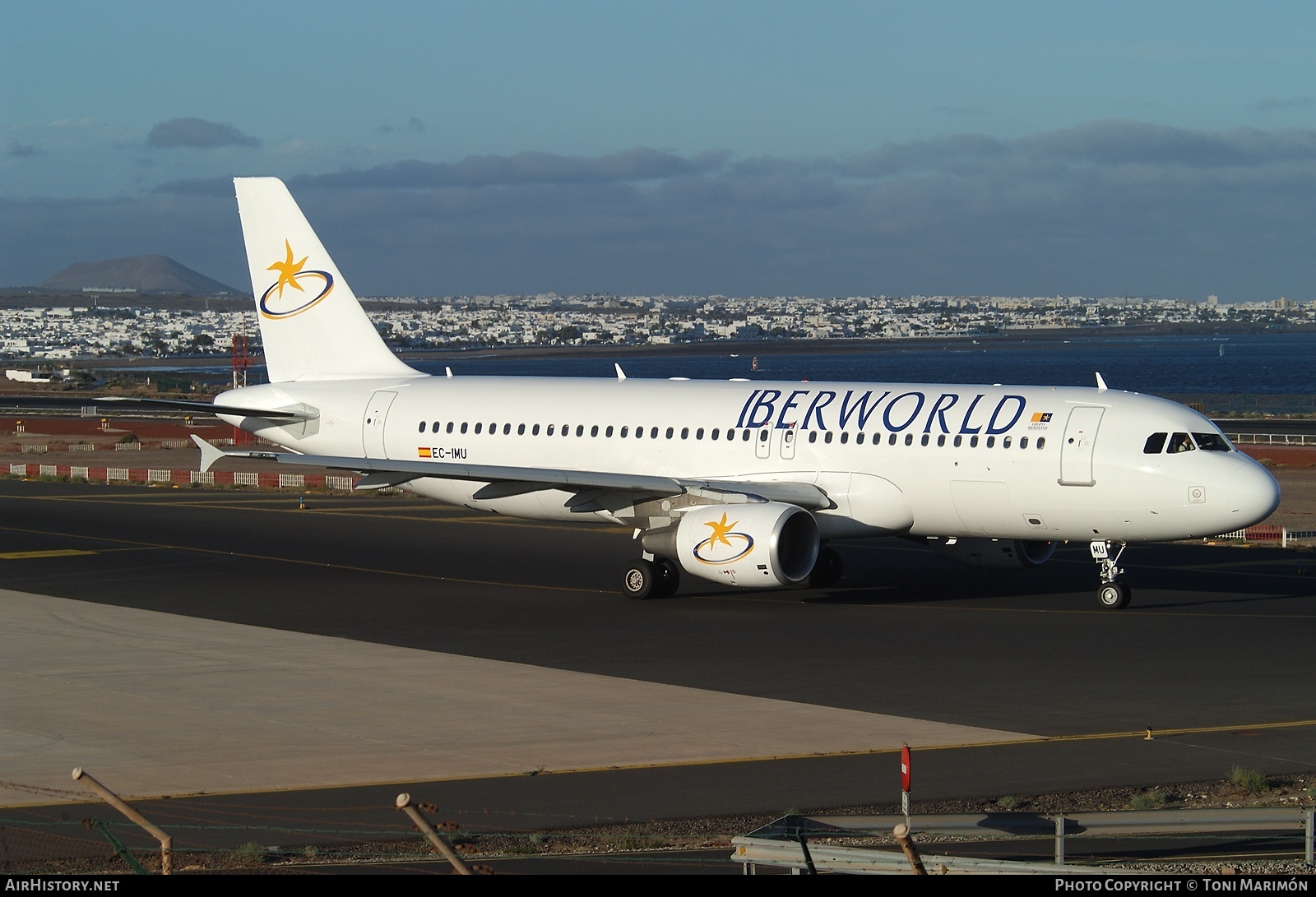 Aircraft Photo of EC-IMU | Airbus A320-214 | Iberworld Airlines | AirHistory.net #164855