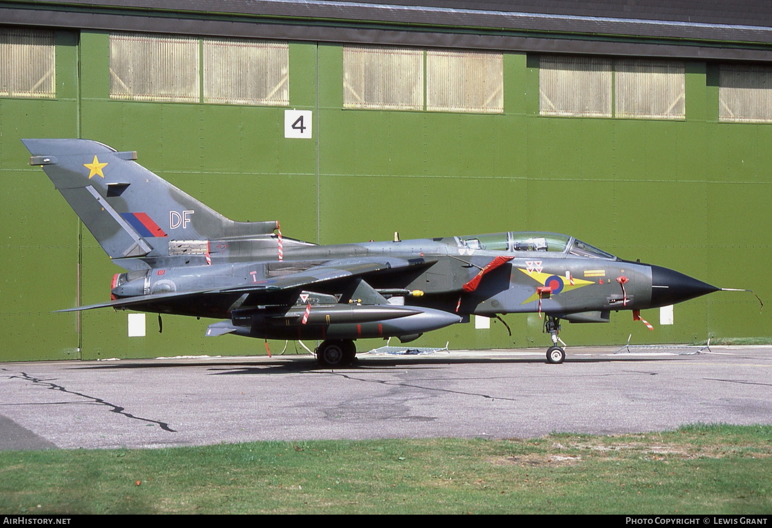 Aircraft Photo of ZD811 | Panavia Tornado GR1 | UK - Air Force | AirHistory.net #165002
