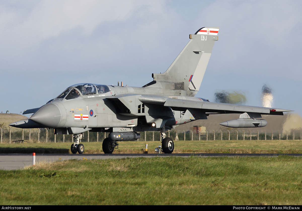 Aircraft Photo of ZA589 | Panavia Tornado GR4 | UK - Air Force | AirHistory.net #165087