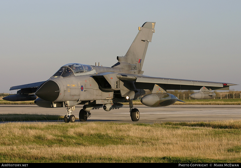 Aircraft Photo of ZA412 | Panavia Tornado GR4 | UK - Air Force | AirHistory.net #165387