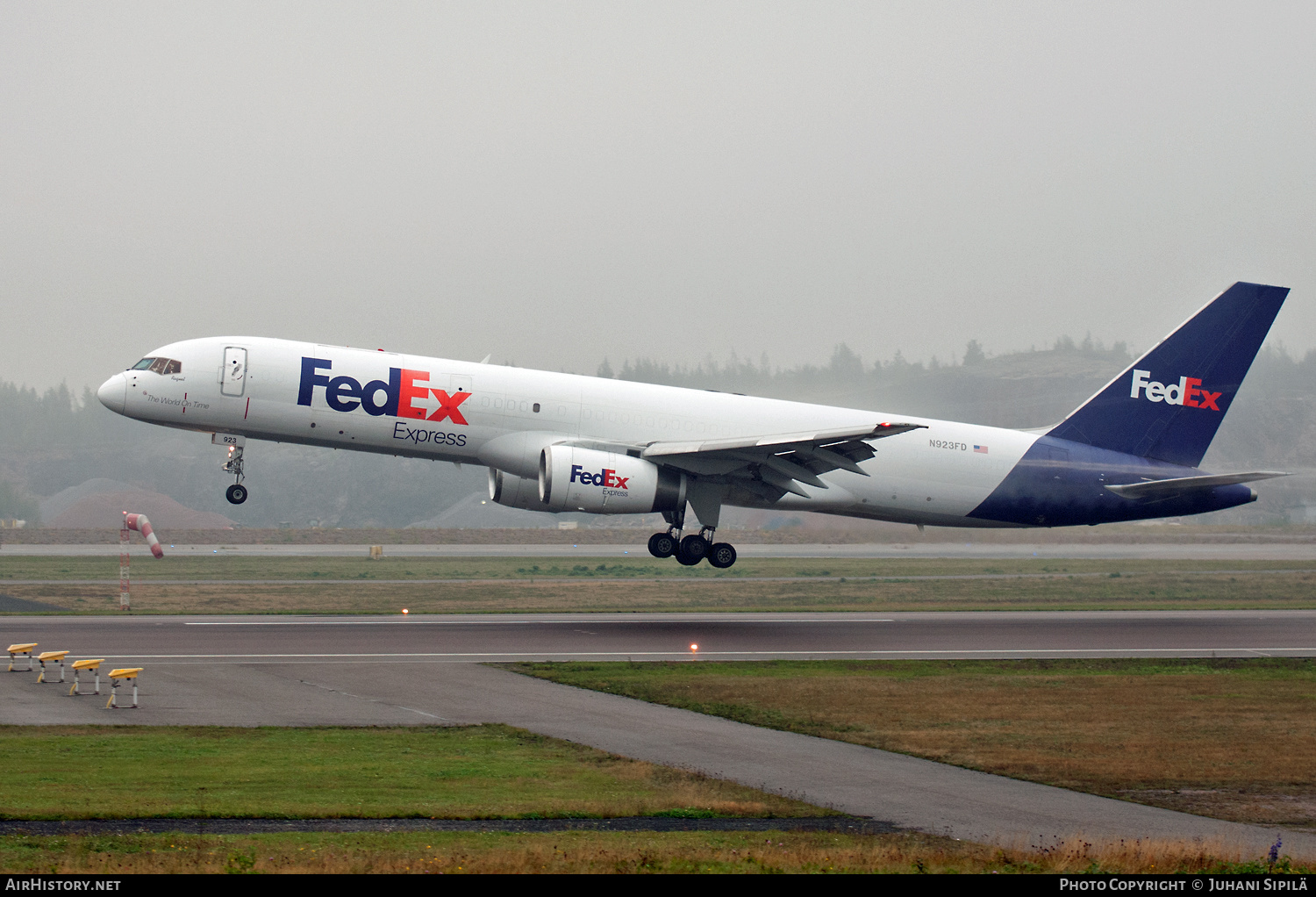 Aircraft Photo of N923FD | Boeing 757-204(SF) | FedEx Express - Federal Express | AirHistory.net #165460