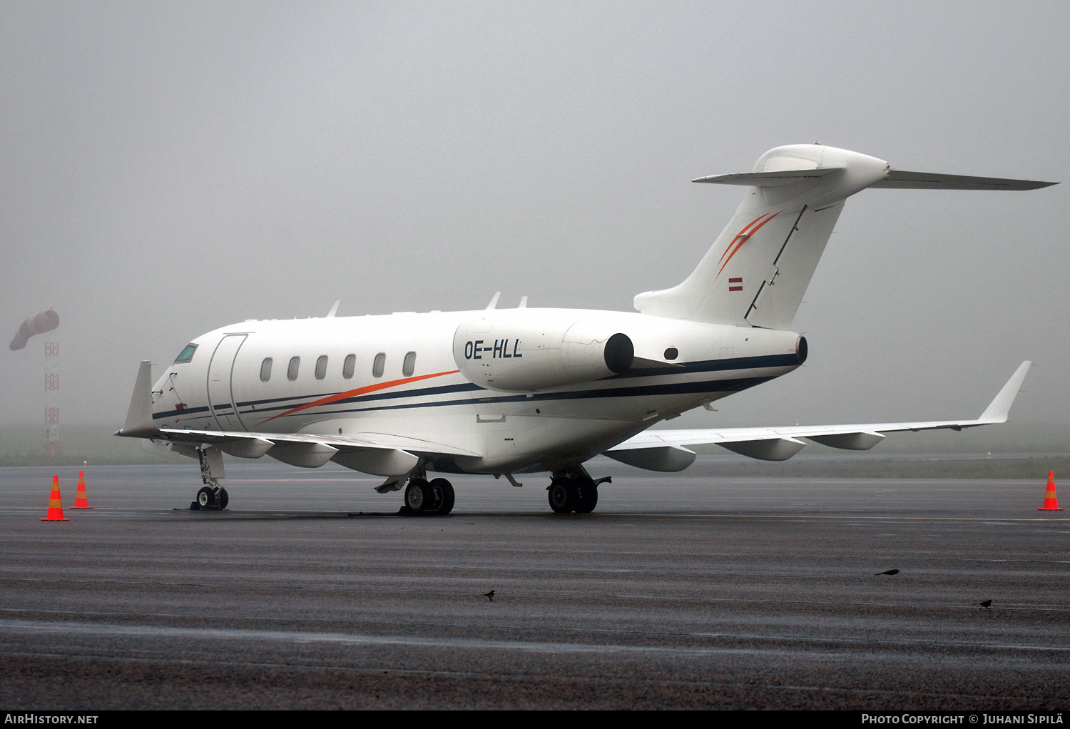 Aircraft Photo of OE-HLL | Bombardier Challenger 300 (BD-100-1A10) | AirHistory.net #165649