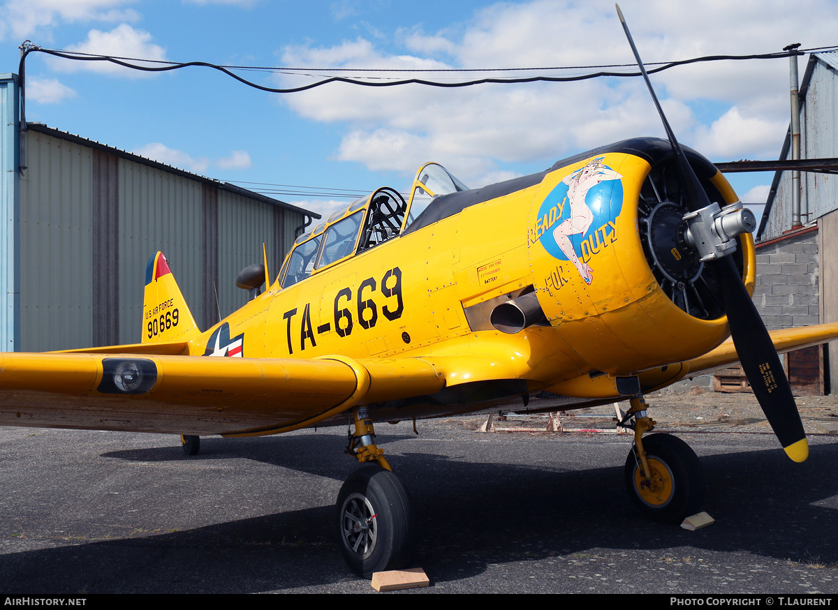 Aircraft Photo of F-AZBL / 90669 | North American SNJ-5 Texan | USA - Air Force | AirHistory.net #165736