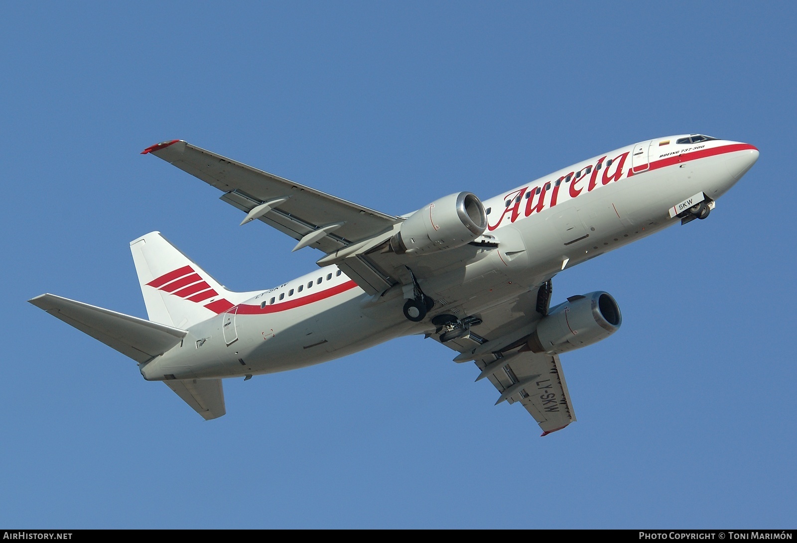 Aircraft Photo of LY-SKW | Boeing 737-382 | Aurela | AirHistory.net #165842