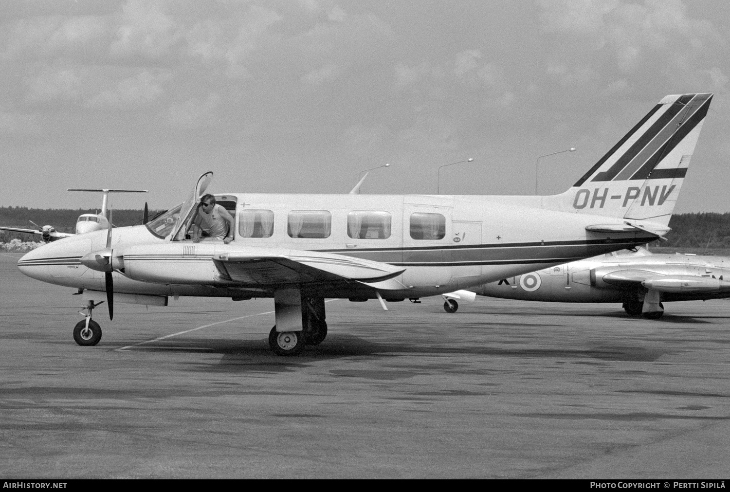 Aircraft Photo of OH-PNV | Piper PA-31-350 Navajo Chieftain | AirHistory.net #165938
