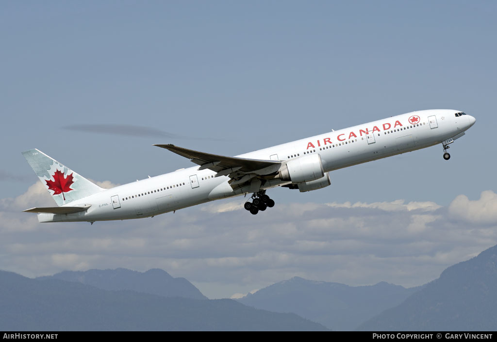 Aircraft Photo of C-FIUL | Boeing 777-333/ER | Air Canada | AirHistory.net #166274