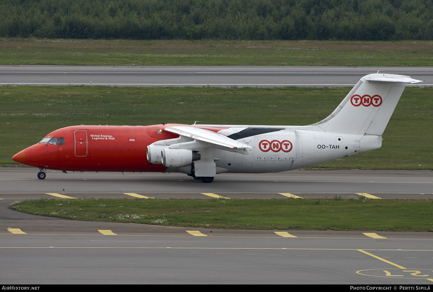 Aircraft Photo of OO-TAH | British Aerospace BAe-146-300QT Quiet Trader | TNT Airways | AirHistory.net #166375