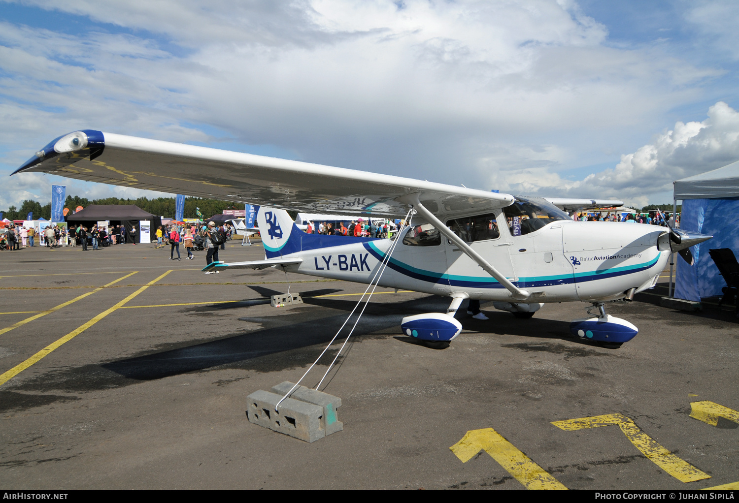 Aircraft Photo of LY-BAK | Cessna 172S Skyhawk SP II | Baltic Aviation Academy | AirHistory.net #166523