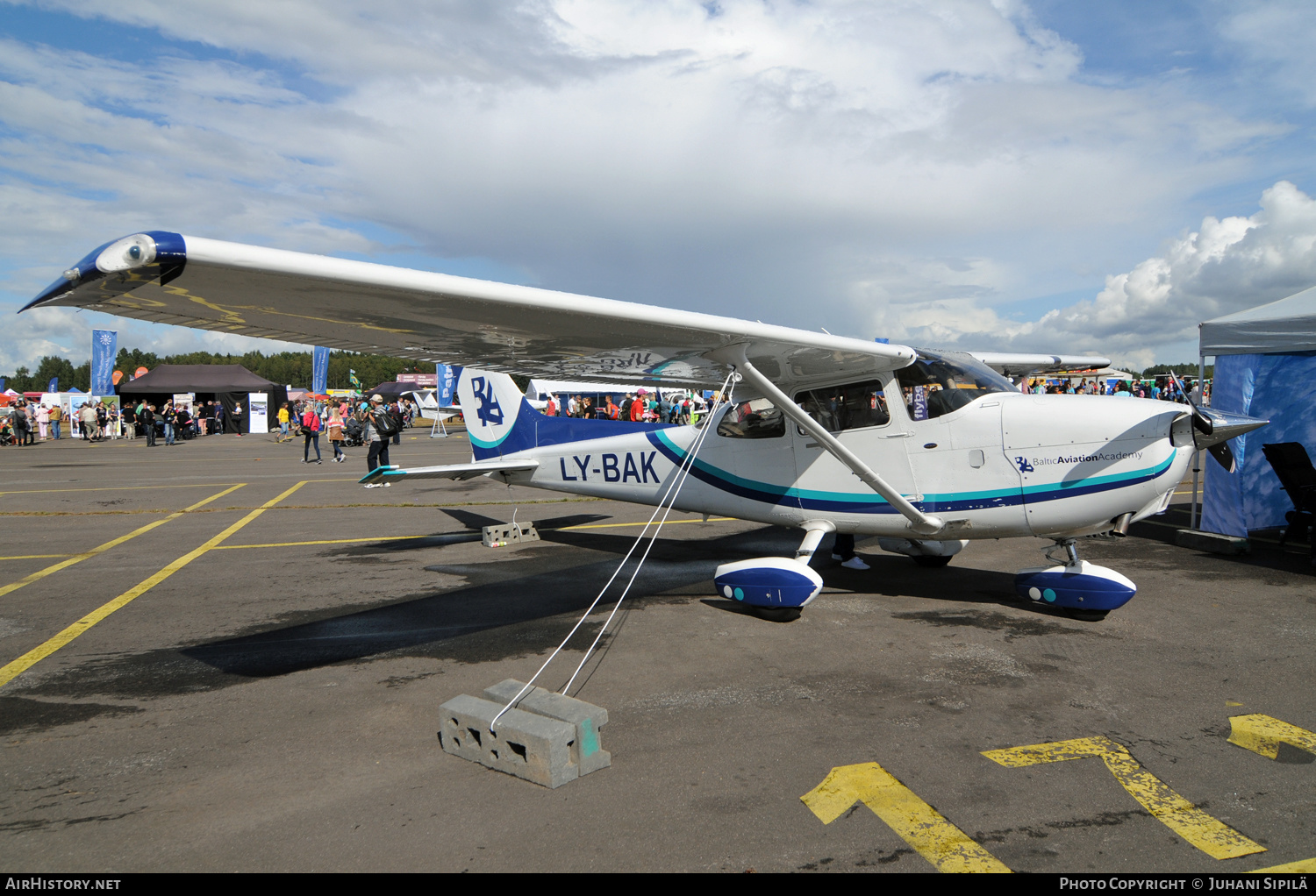 Aircraft Photo of LY-BAK | Cessna 172S Skyhawk SP II | BAA - Baltic Aviation Academy | AirHistory.net #166523