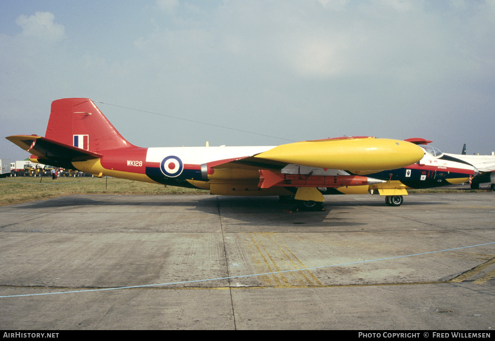 Aircraft Photo of WK128 | English Electric Canberra B(TT)2 | UK - Air Force | AirHistory.net #166612