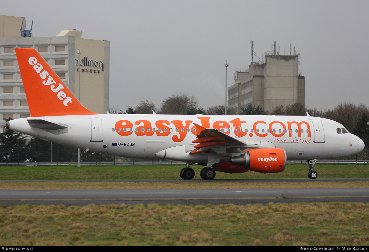 Aircraft Photo of G-EZDB | Airbus A319-111 | EasyJet | AirHistory.net #166661