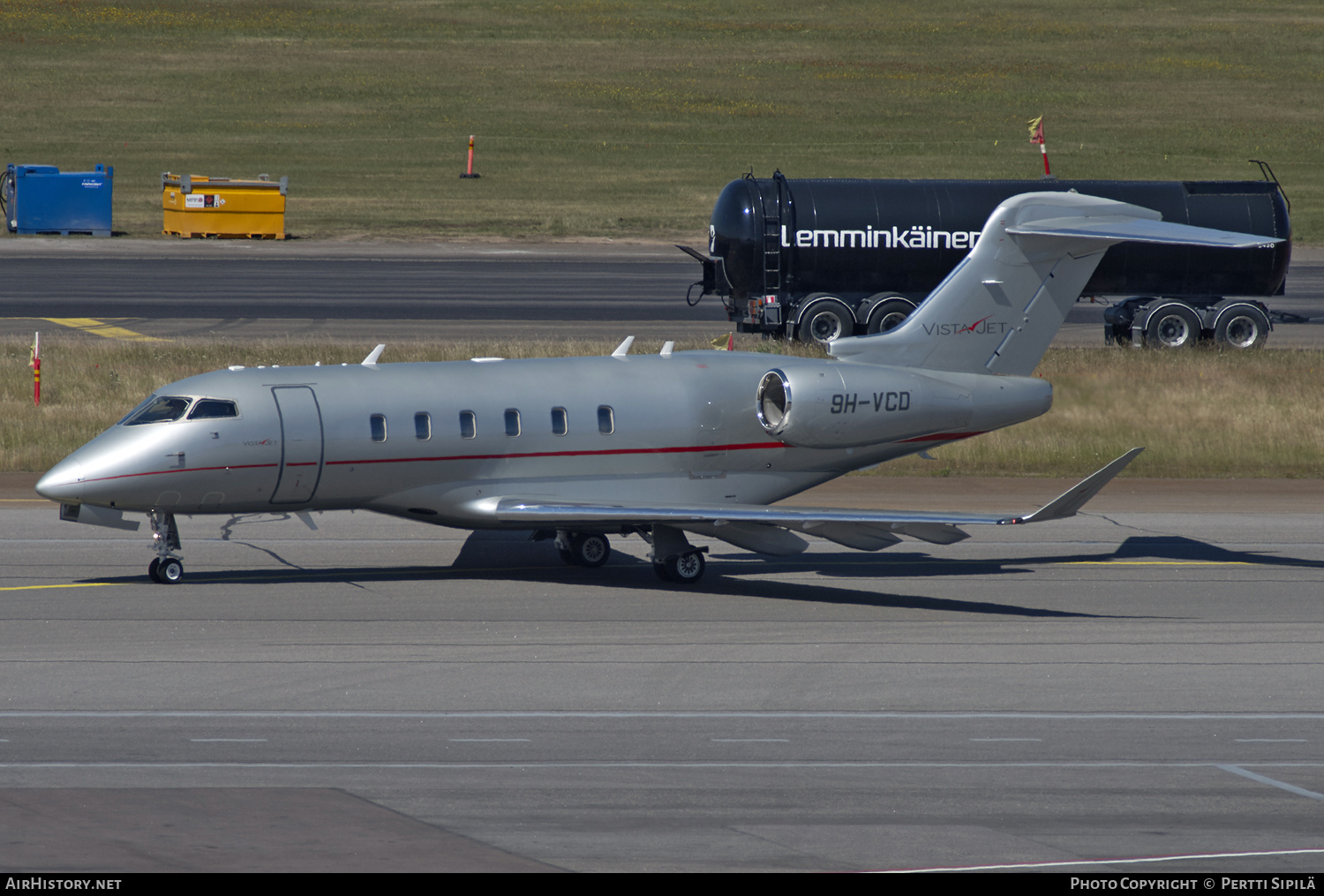 Aircraft Photo of 9H-VCD | Bombardier Challenger 350 (BD-100-1A10) | VistaJet | AirHistory.net #166710