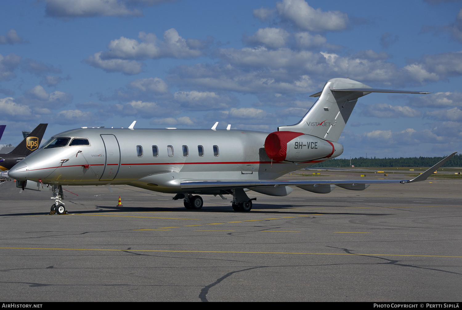 Aircraft Photo of 9H-VCE | Bombardier Challenger 350 (BD-100-1A10) | VistaJet | AirHistory.net #166716