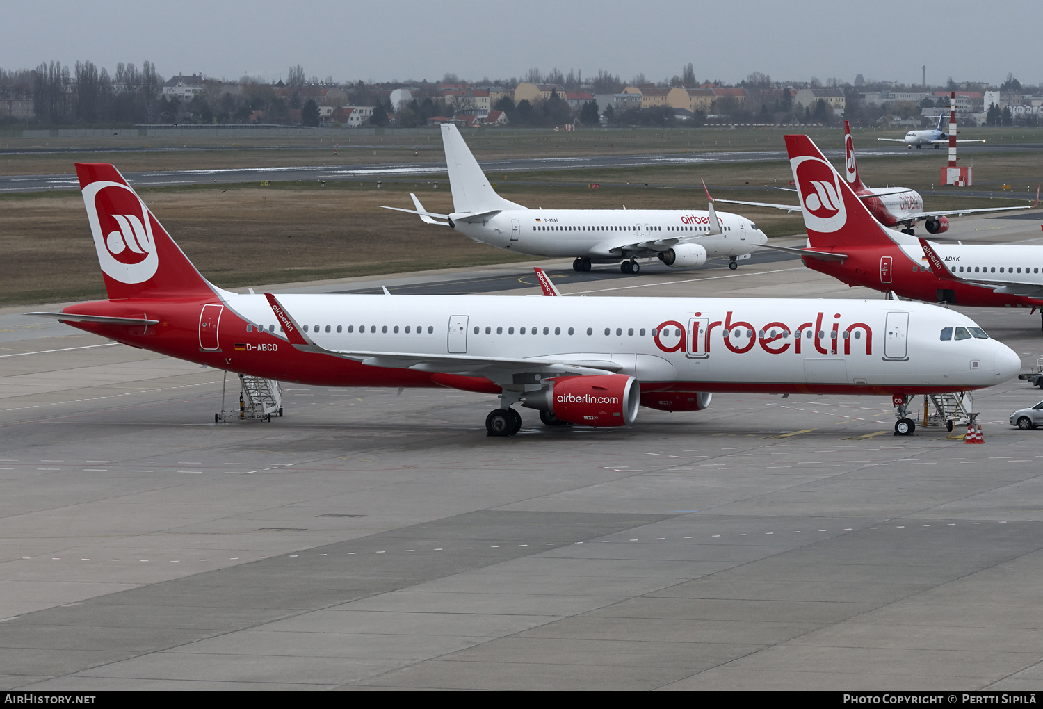 Aircraft Photo of D-ABCO | Airbus A321-211 | Air Berlin | AirHistory.net #167092