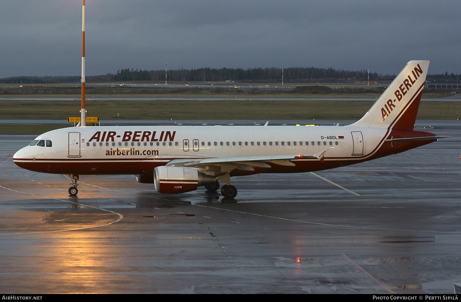Aircraft Photo of D-ABDL | Airbus A320-214 | Air Berlin | AirHistory.net #167107
