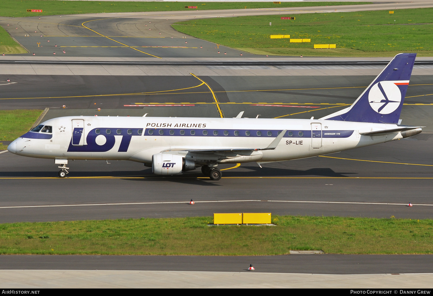 Aircraft Photo of SP-LIE | Embraer 175LR (ERJ-170-200LR) | LOT Polish Airlines - Polskie Linie Lotnicze | AirHistory.net #167259