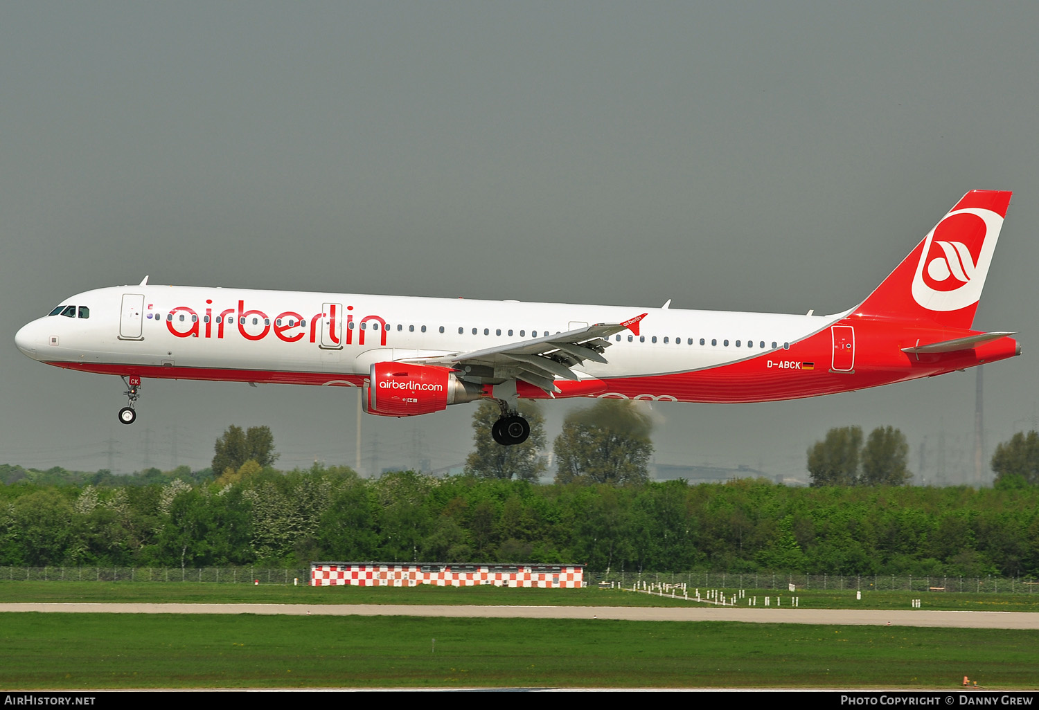 Aircraft Photo of D-ABCK | Airbus A321-211 | Air Berlin | AirHistory.net #167275