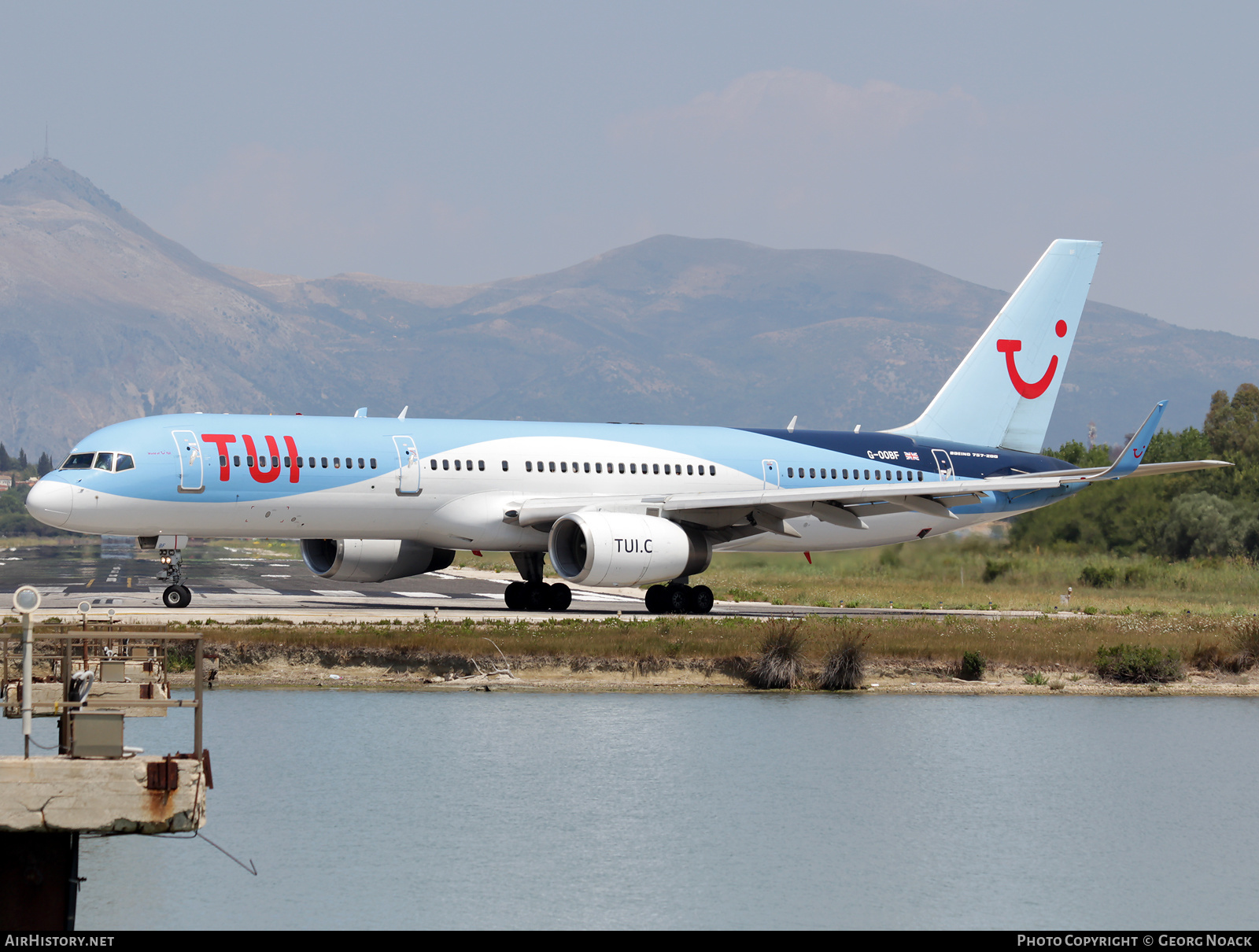 Aircraft Photo of G-OOBF | Boeing 757-28A | TUI | AirHistory.net #167276