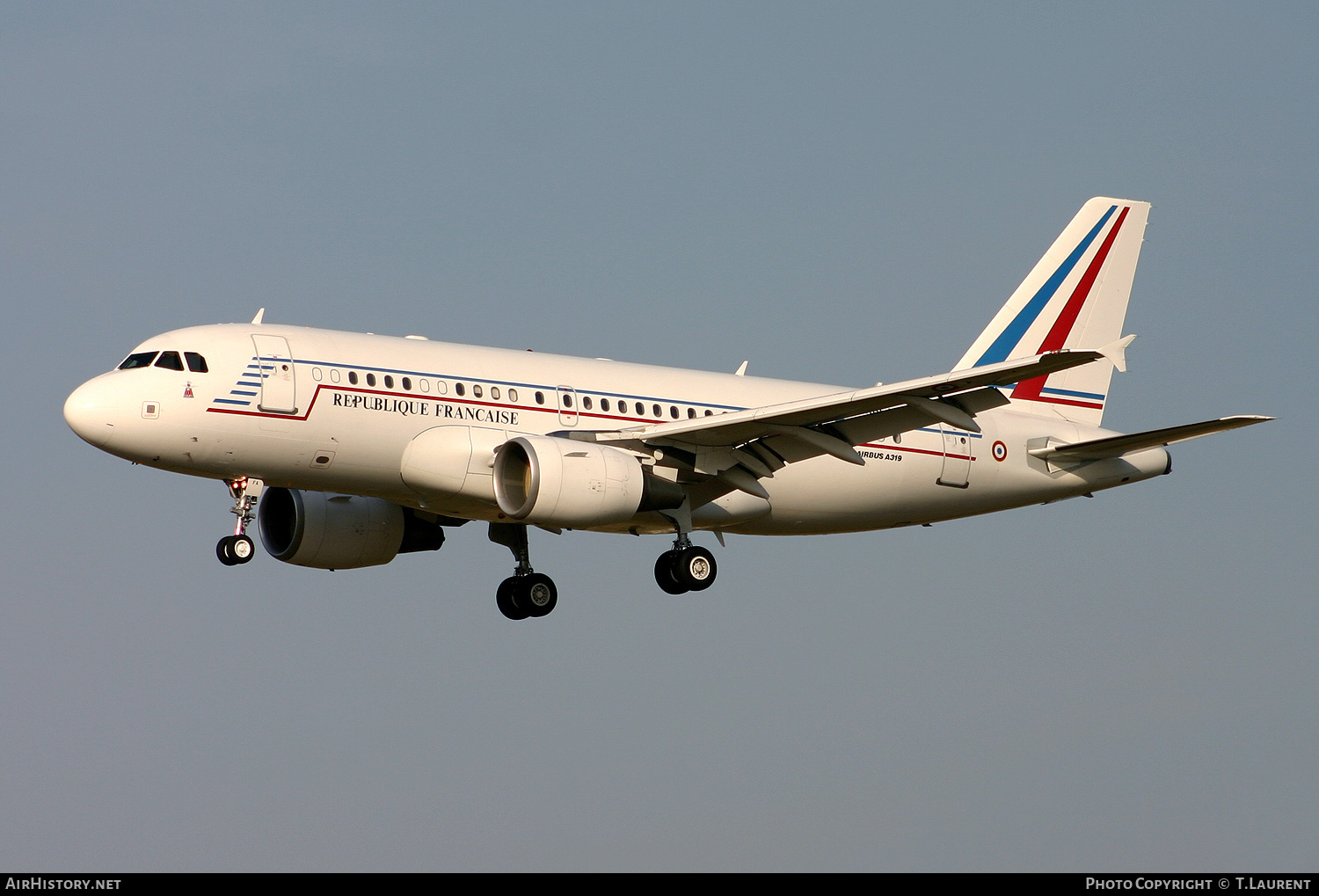 Aircraft Photo of 1485 | Airbus ACJ319 (A319-115/CJ) | France - Air Force | AirHistory.net #167388
