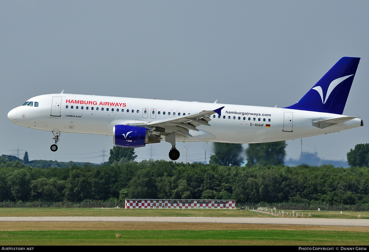 Aircraft Photo of D-AHHF | Airbus A320-214 | Hamburg Airways | AirHistory.net #167425