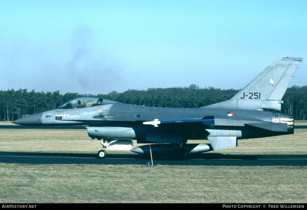 Aircraft Photo of J-251 | General Dynamics F-16A Fighting Falcon | Netherlands - Air Force | AirHistory.net #167573