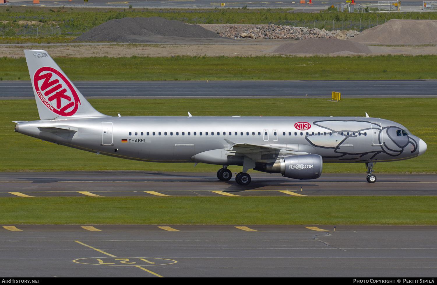 Aircraft Photo of D-ABHL | Airbus A320-214 | Niki | AirHistory.net #167724