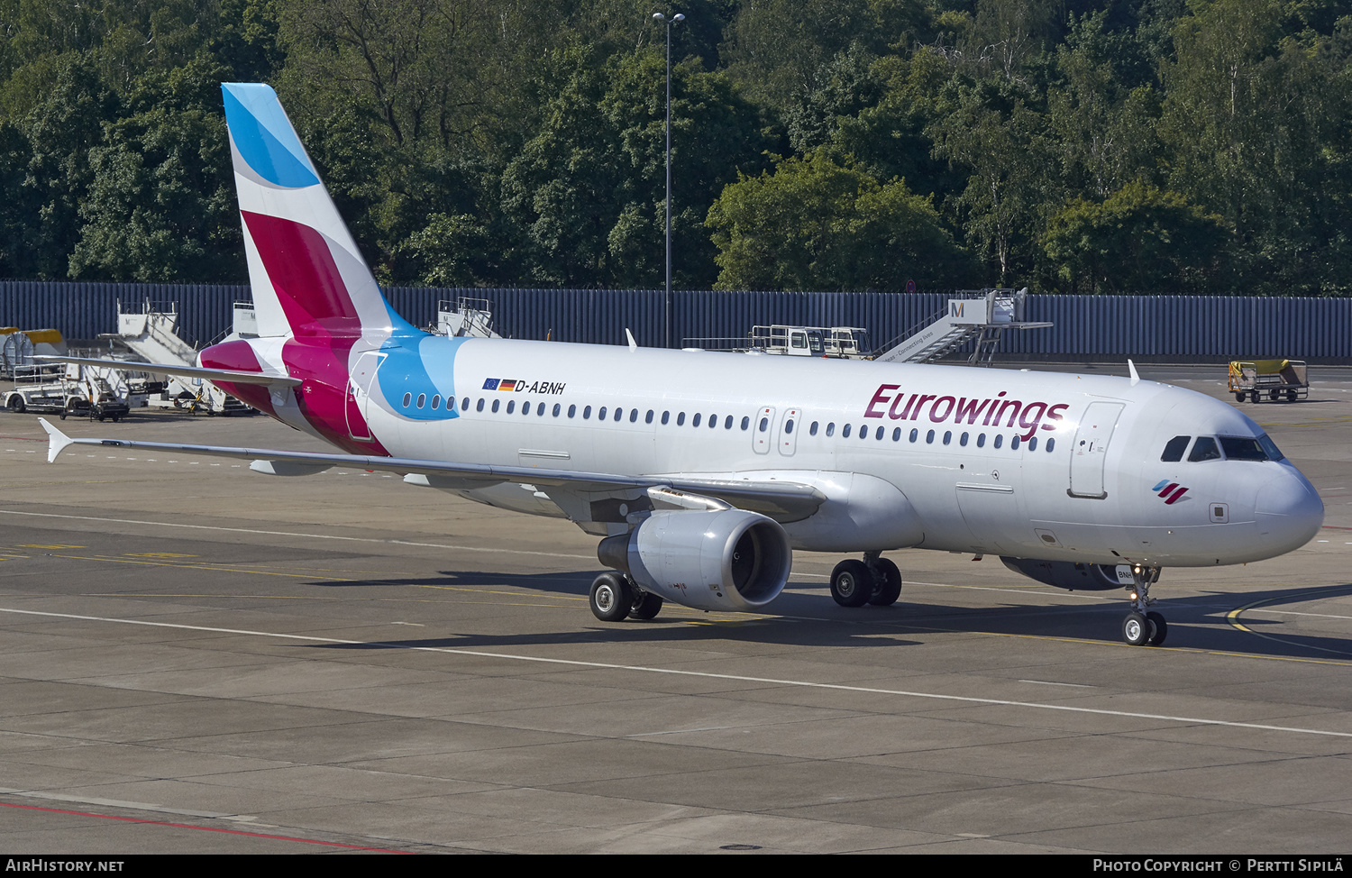 Aircraft Photo of D-ABNH | Airbus A320-214 | Eurowings | AirHistory.net #167778