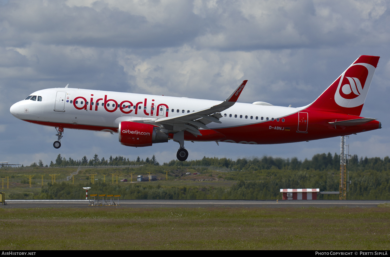 Aircraft Photo of D-ABNJ | Airbus A320-214 | Air Berlin | AirHistory.net #167803
