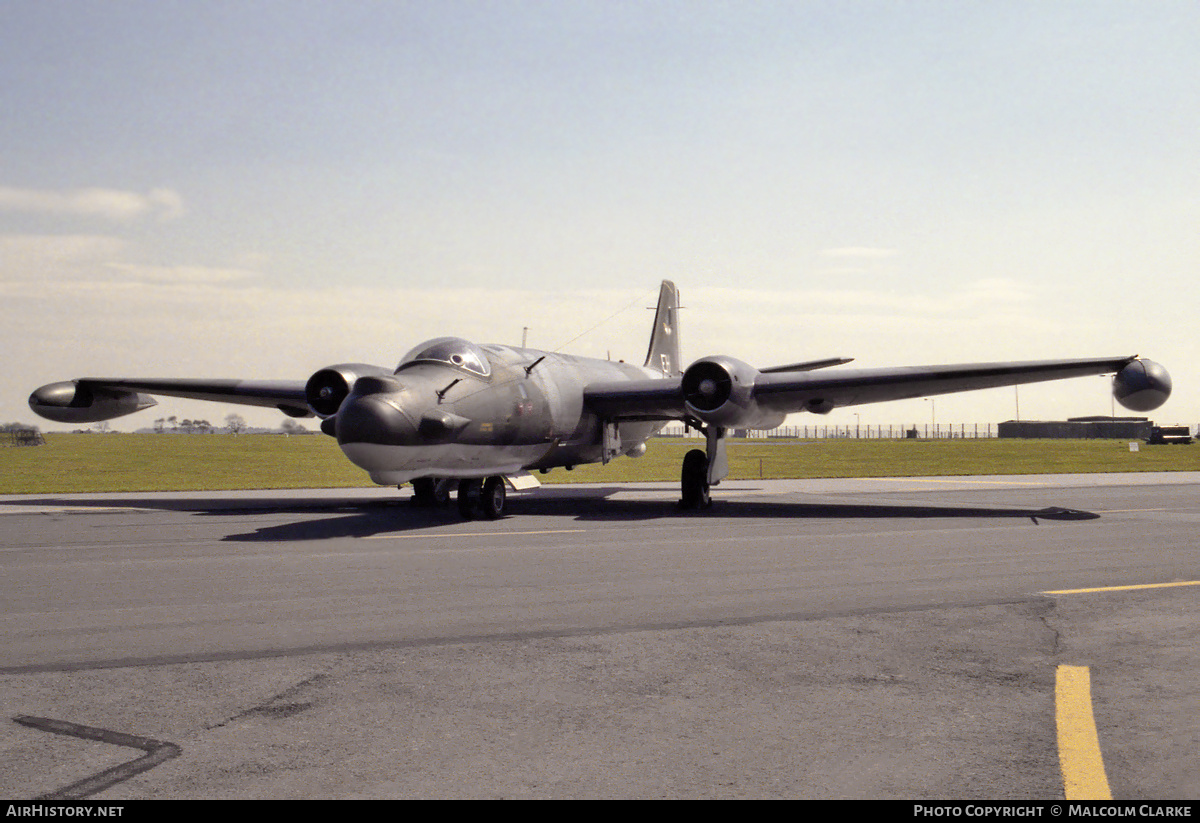 Aircraft Photo of WH664 | English Electric Canberra T17 | UK - Air Force | AirHistory.net #167938