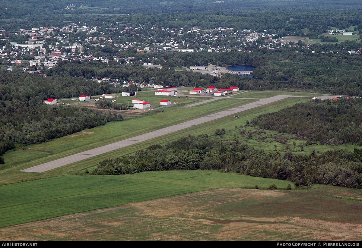 Airport photo of Lachute (CSE4) in Quebec, Canada | AirHistory.net #168024