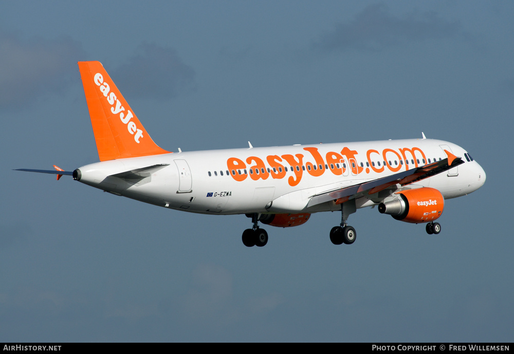 Aircraft Photo of G-EZWA | Airbus A320-214 | EasyJet | AirHistory.net #168068