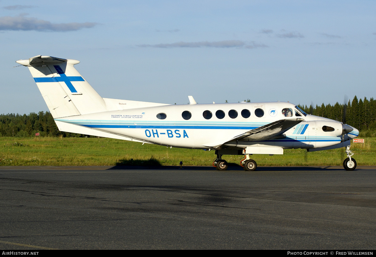 Aircraft Photo of OH-BSA | Beech Super King Air 300 | Suomen Ilmailuopisto - Finnish Aviation Academy | AirHistory.net #168076