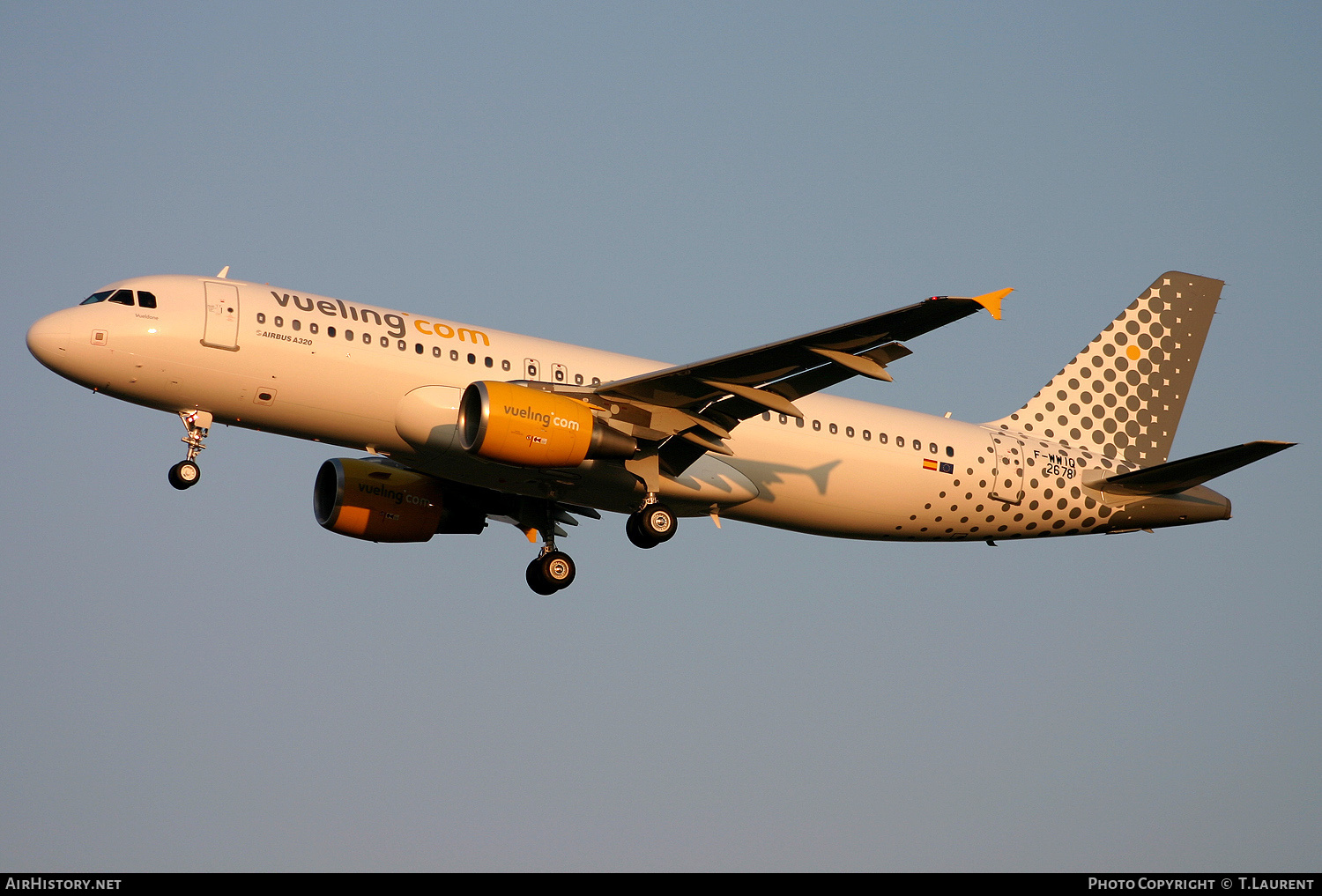 Aircraft Photo of F-WWIQ | Airbus A320-214 | Vueling Airlines | AirHistory.net #168201