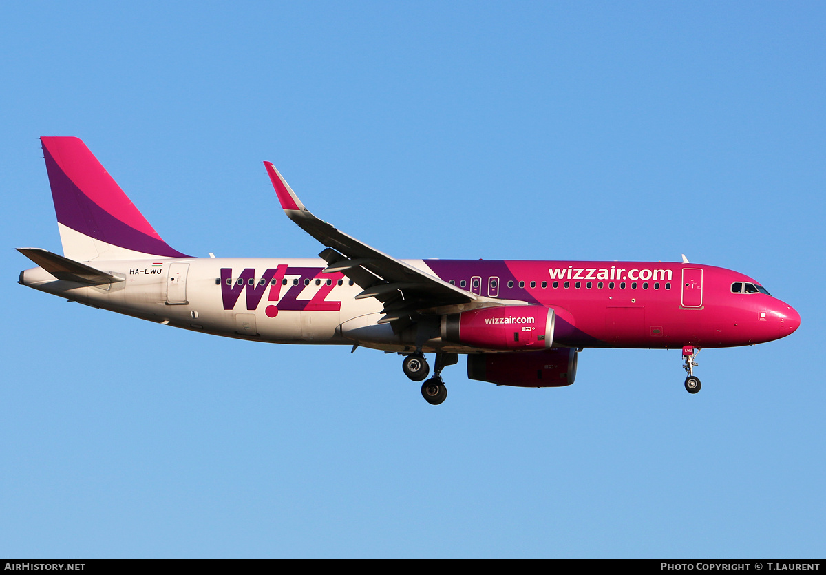 Aircraft Photo of HA-LWU | Airbus A320-232 | Wizz Air | AirHistory.net ...