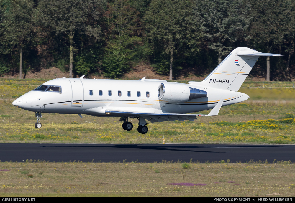 Aircraft Photo of PH-HWM | Bombardier Challenger 605 (CL-600-2B16) | AirHistory.net #168411
