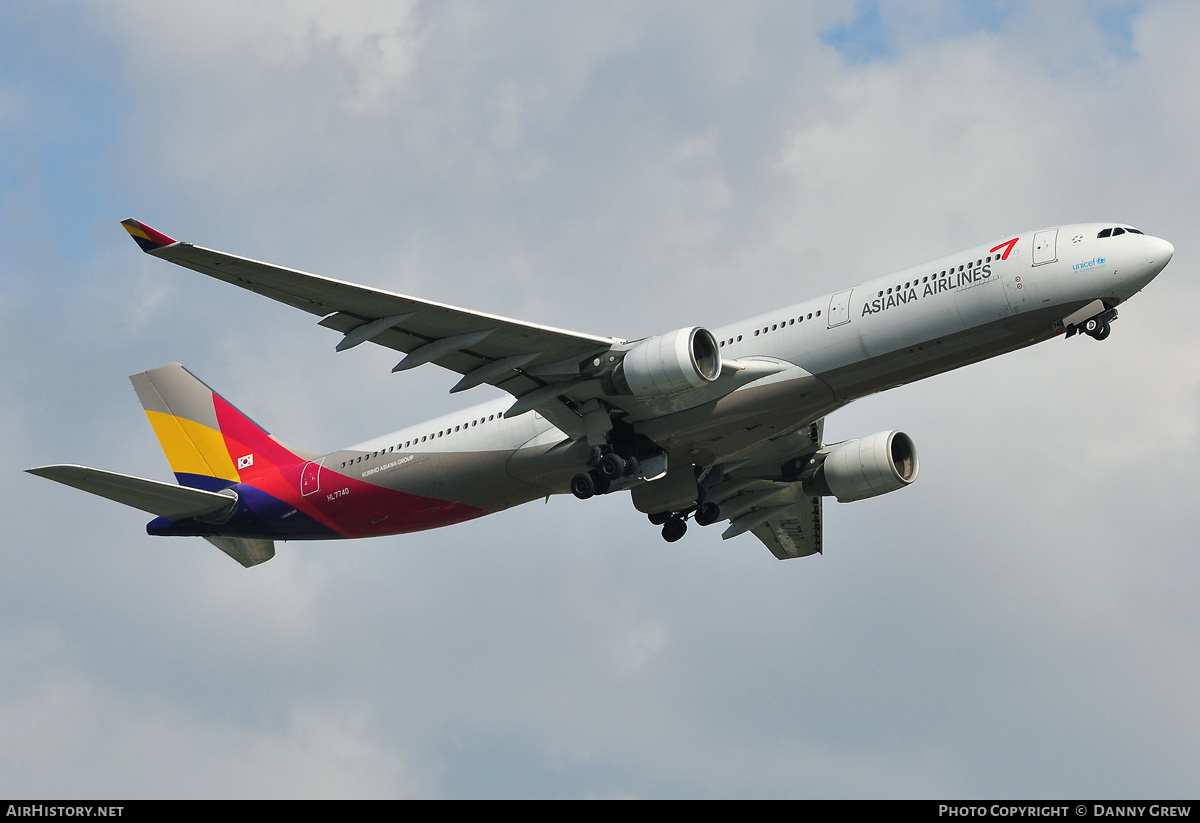 Aircraft Photo of HL7740 | Airbus A330-323E | Asiana Airlines | AirHistory.net #168477