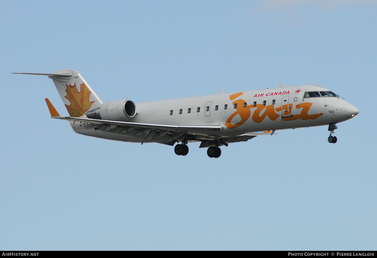 Aircraft Photo of C-FEJA | Bombardier CRJ-200ER (CL-600-2B19) | Air Canada Jazz | AirHistory.net #168637