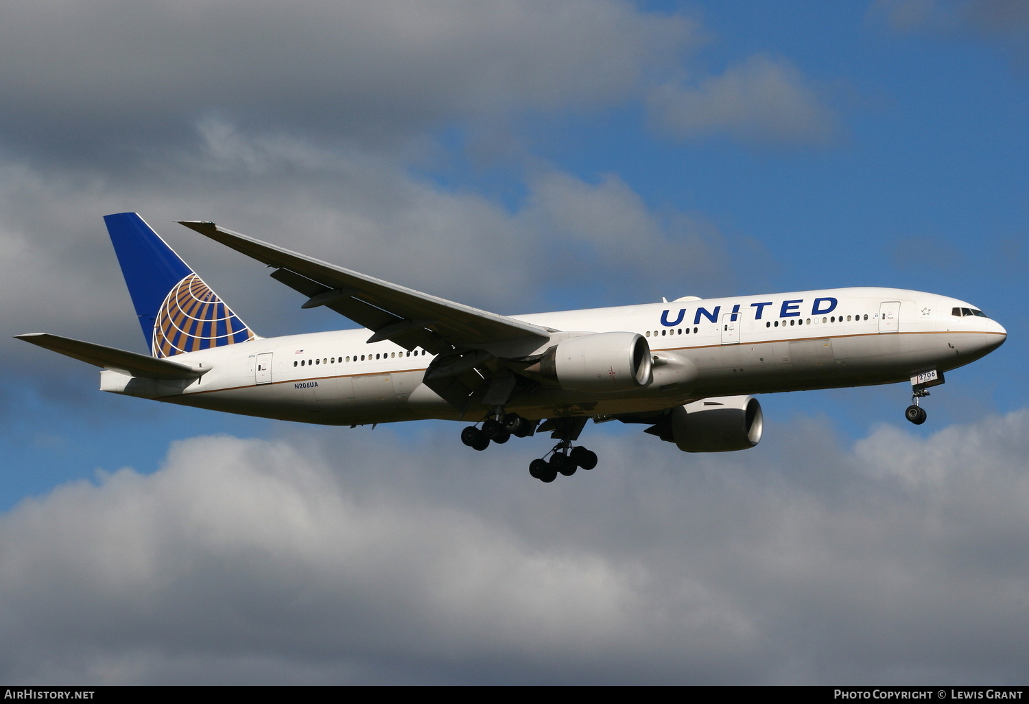 Aircraft Photo of N206UA | Boeing 777-222/ER | United Airlines | AirHistory.net #168640