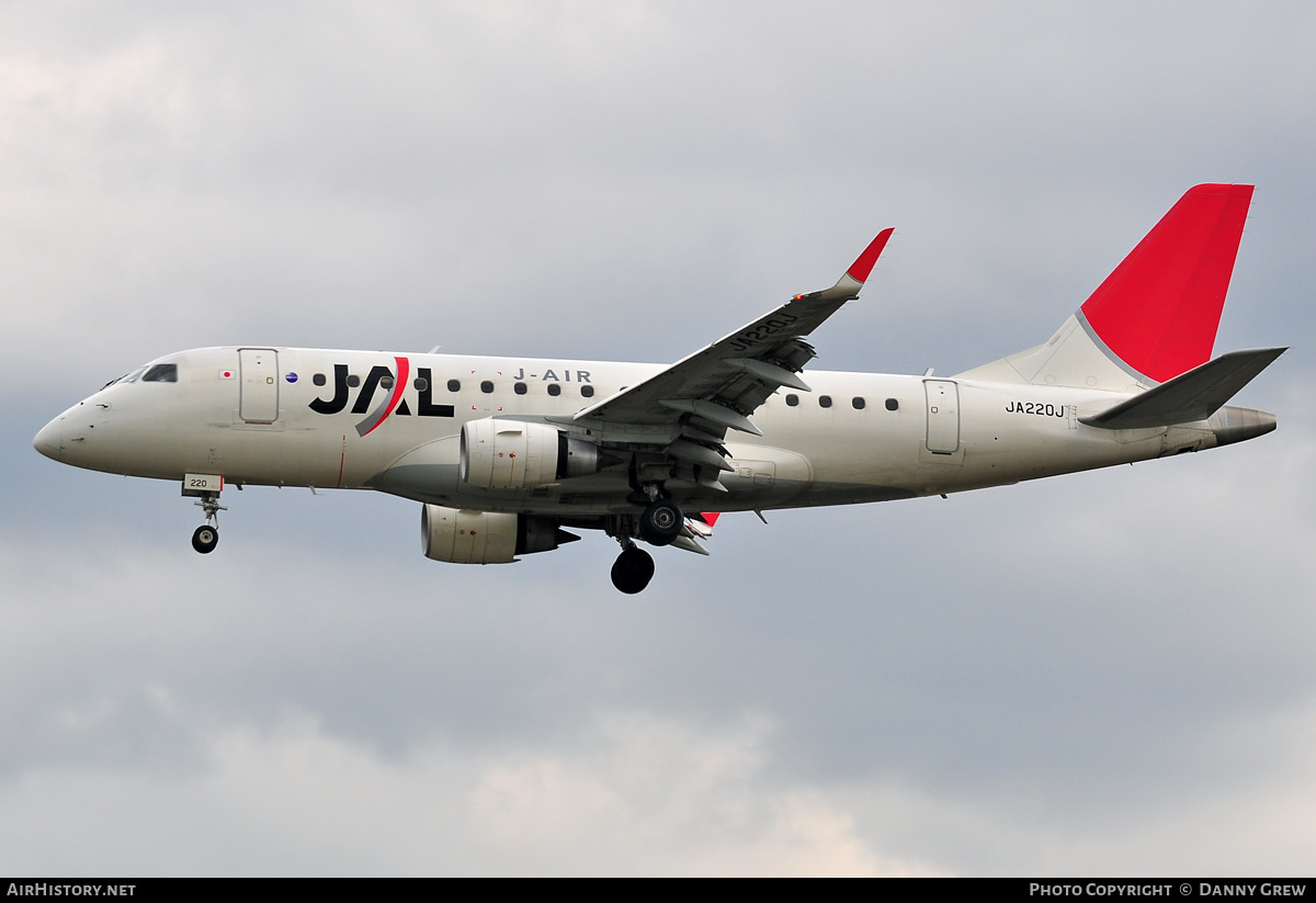 Aircraft Photo of JA220J | Embraer 170STD (ERJ-170-100STD) | Japan Airlines - JAL | AirHistory.net #168787