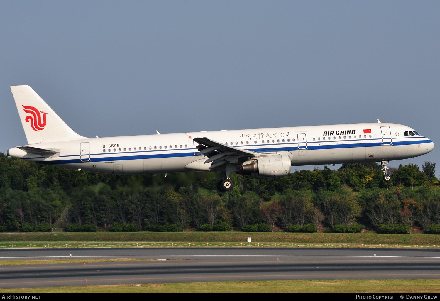 Aircraft Photo of B-6595 | Airbus A321-213 | Air China | AirHistory.net #169209
