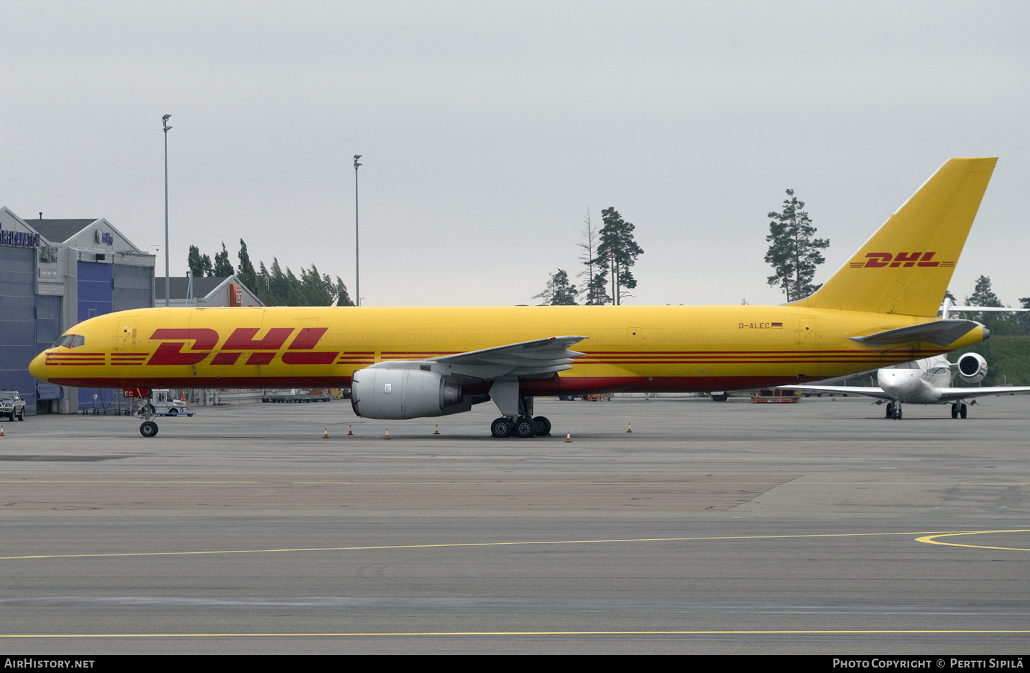 Aircraft Photo of D-ALEC | Boeing 757-236/SF | DHL International | AirHistory.net #169221